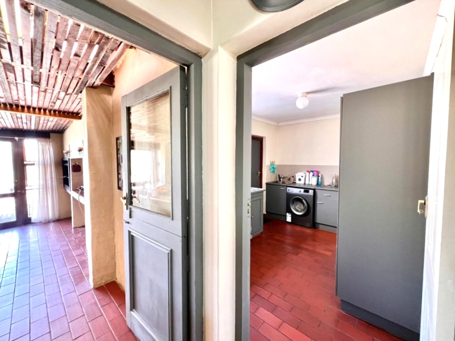 6 Bedroom Property for Sale in Noorsekloof Eastern Cape